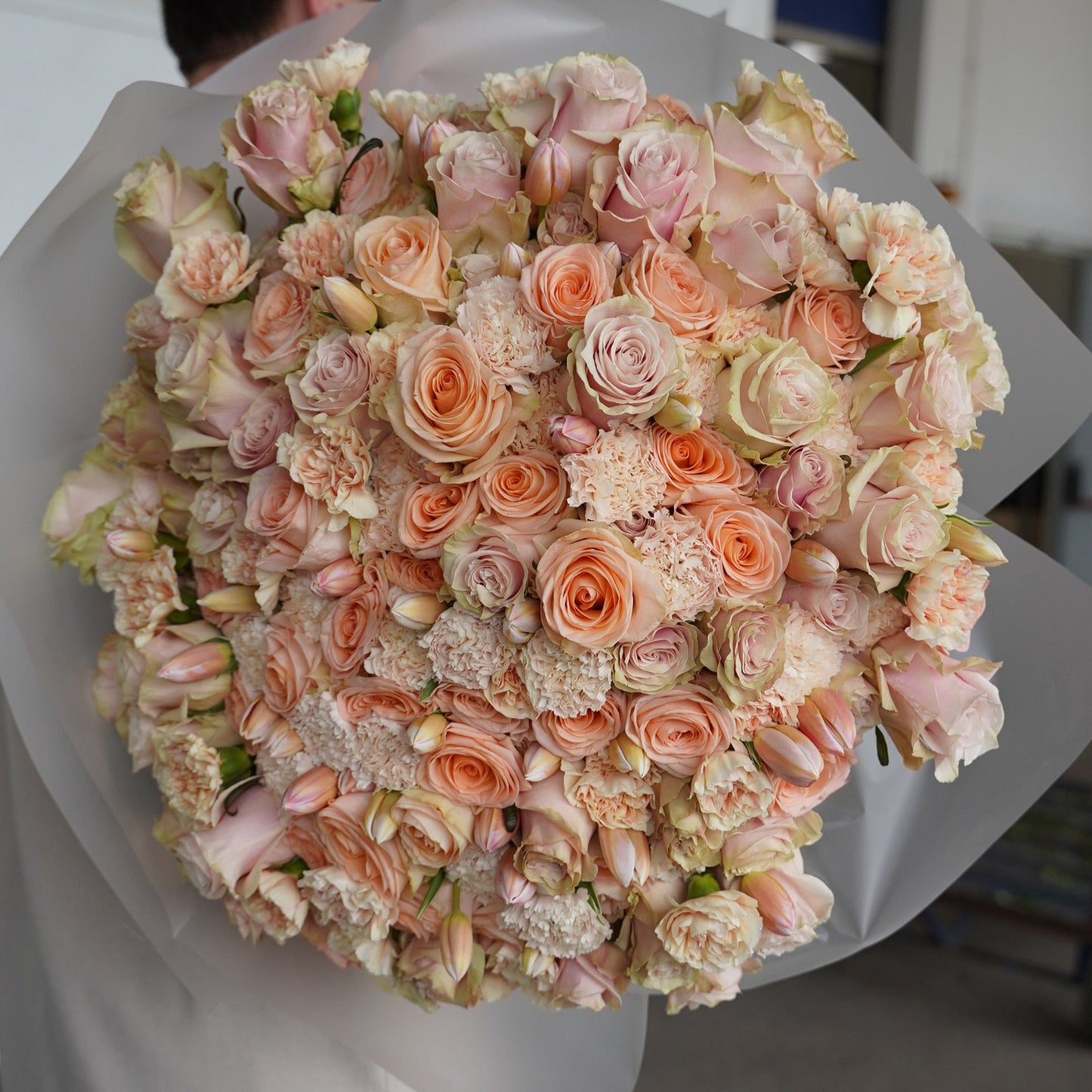 Flower delivery Lisbon
peach and pink rose bouquet
Flower delivery cascais