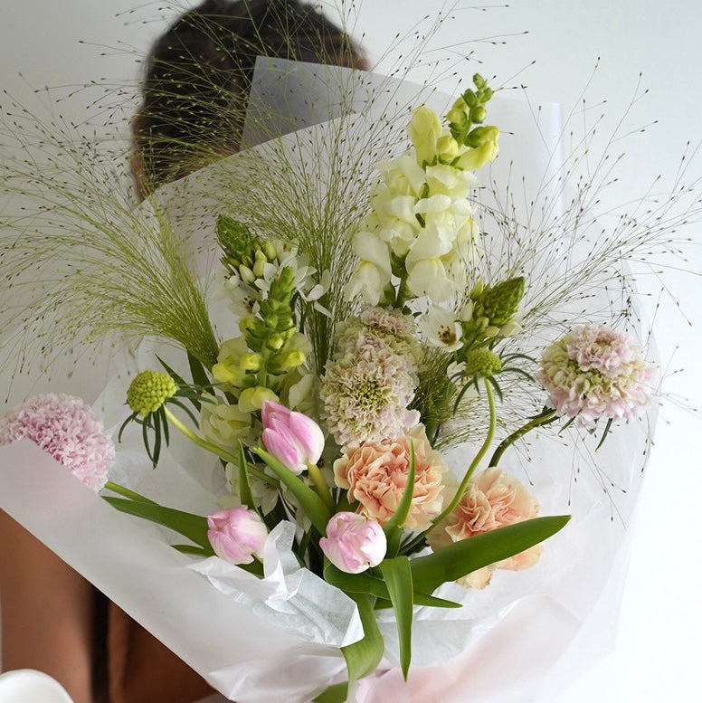 bouquet of seasonal flowers Lisboa