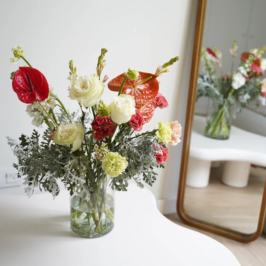 Flower subscription (L-size)
Roses & carnations delivery Cascais
Cascais florist bouquet
Luxurious flower basket Lisbon
Daily flower delivery in Lisbon