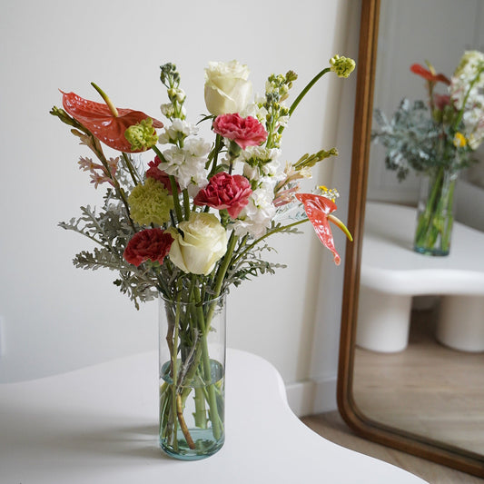 Flower subscription (M-size)
Roses & carnations delivery Cascais
Cascais florist bouquet
Luxurious flower basket Lisbon
Daily flower delivery in Lisbon