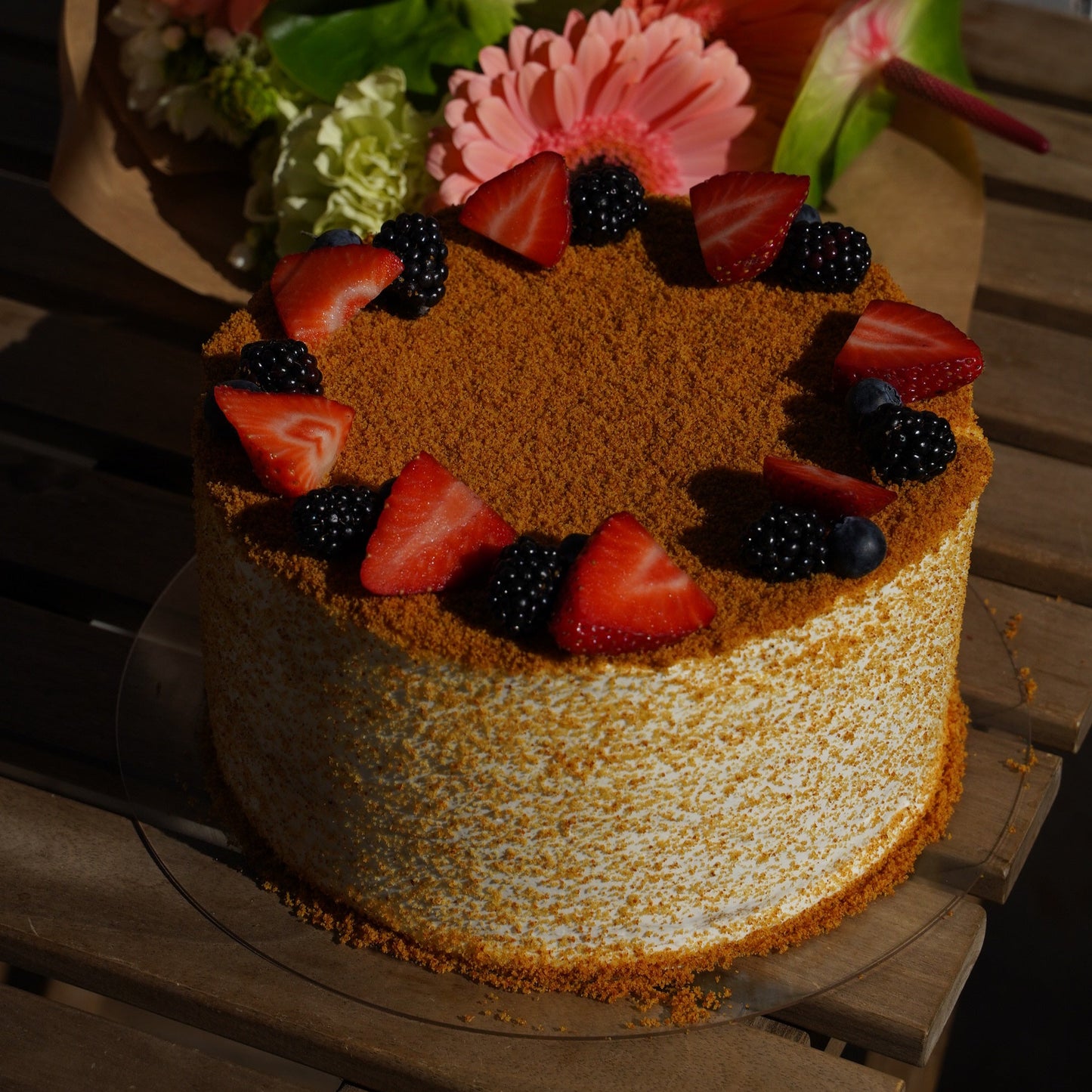 Medovik cake delivery in Lisbon