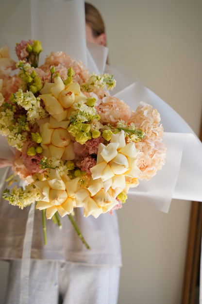 Bouquet Golden Hour