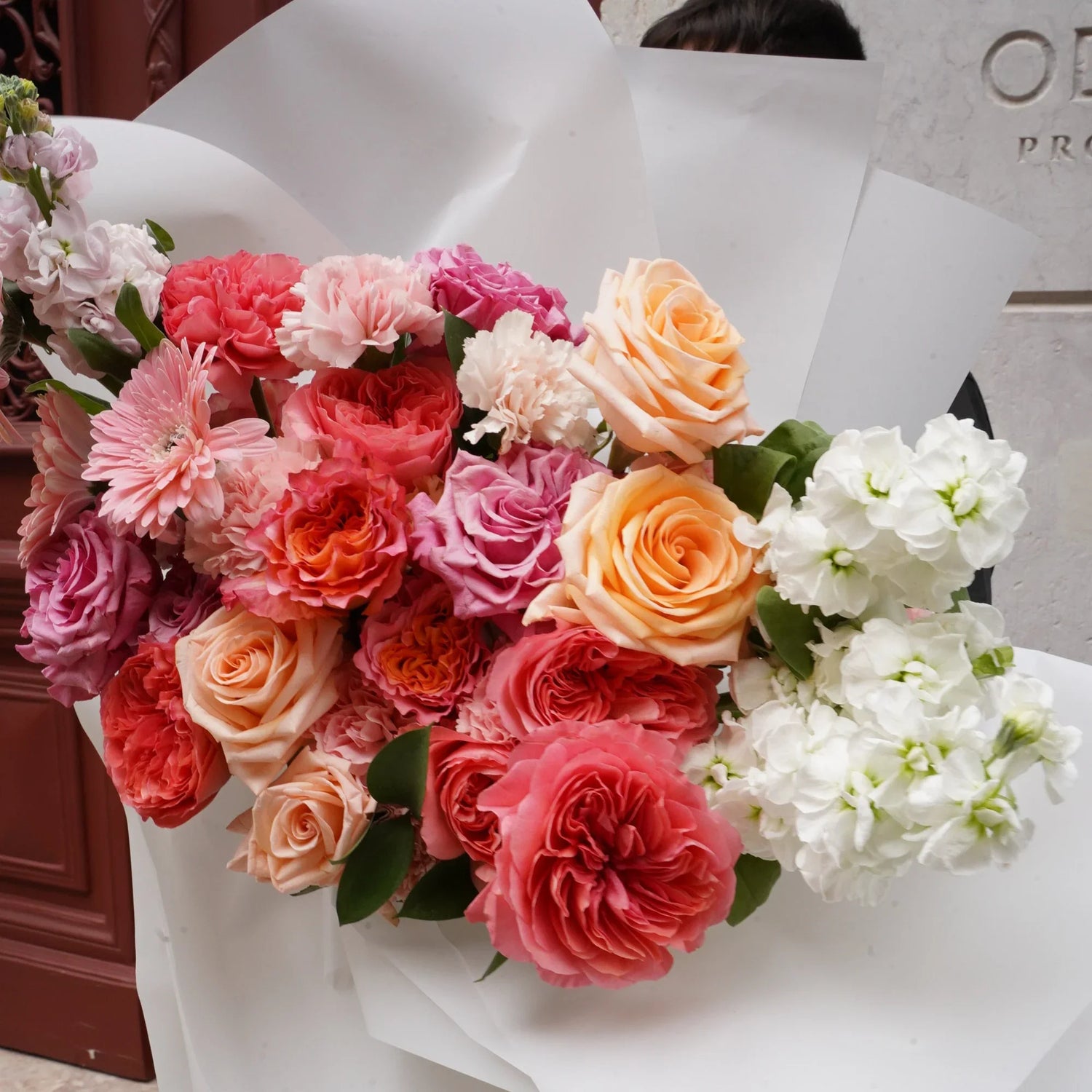 Flowers Delivery Lisbon 
Flores Lisboa
Flowers Delivery to Cascais 
Luxurious flower basket Lisbon
Daily flower delivery in Lisbon