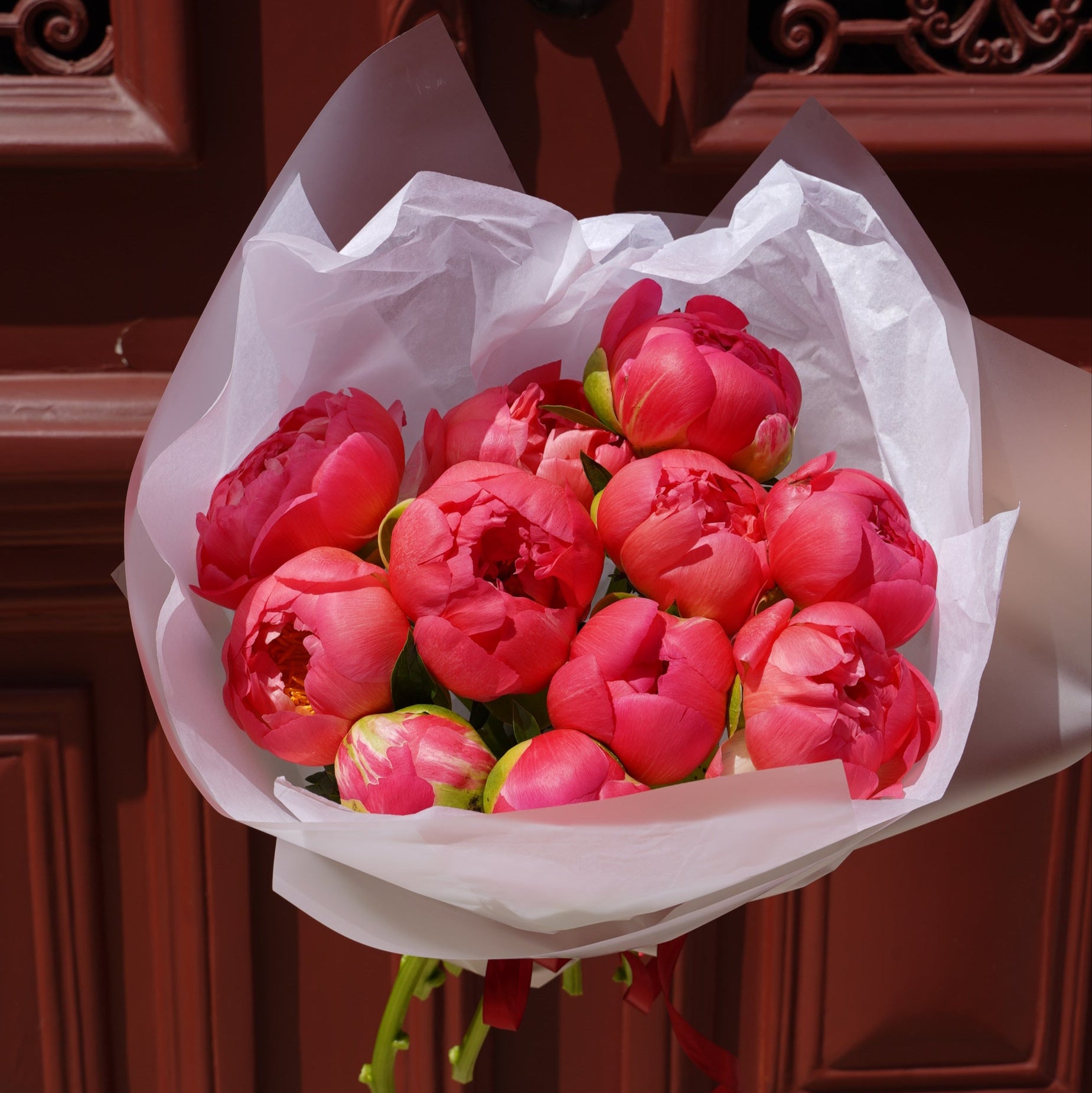 Peonies Coral Sharm in Lisbon delivery