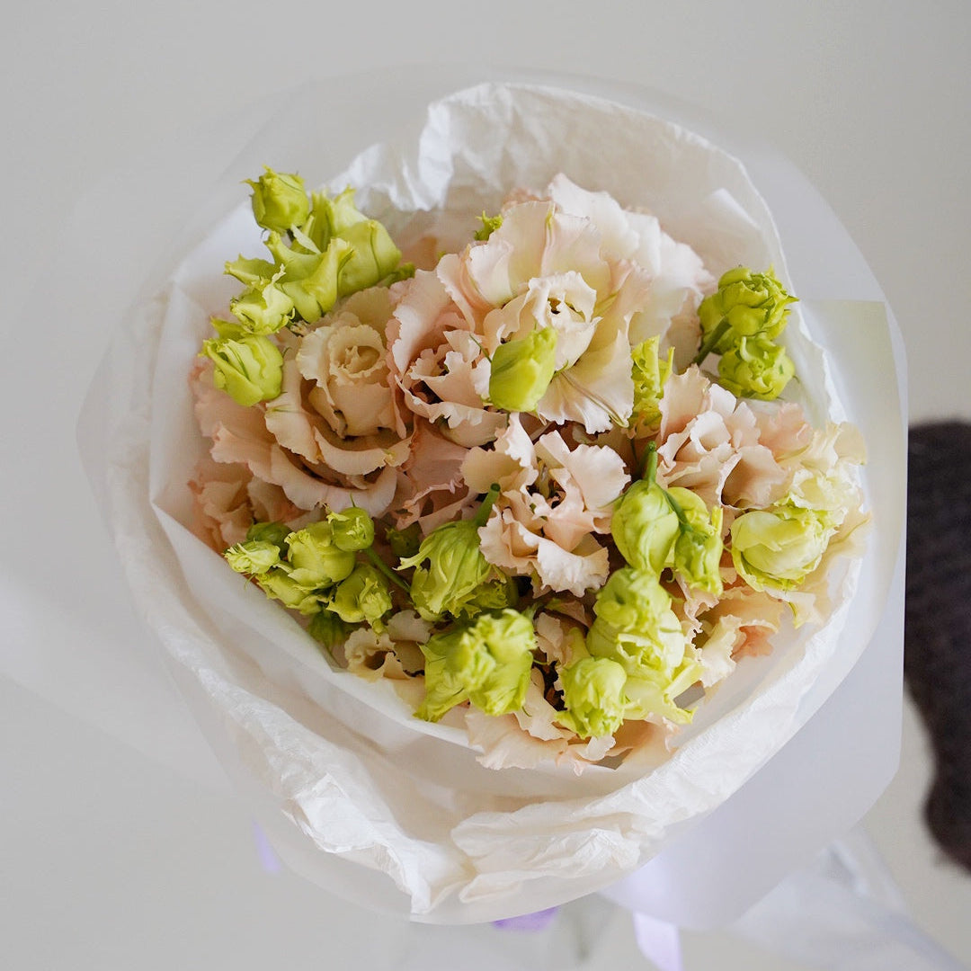 Soft peach lisianthus flowers bouquet, minimalist floral arrangement Portugal