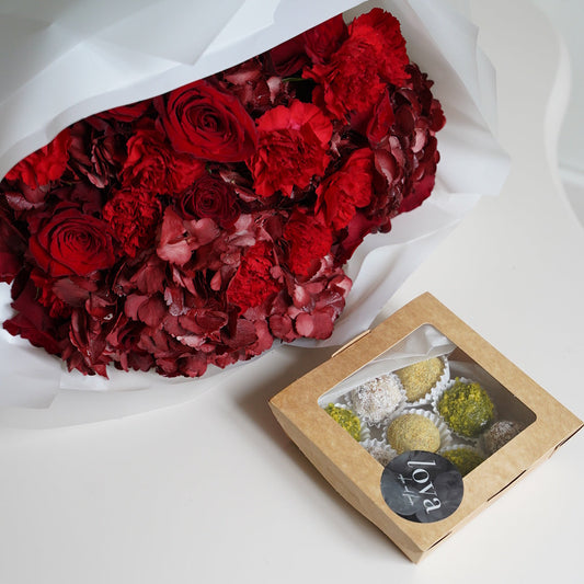 Red Love bouquet with roses hydrangea and handmade fit candy gift set, flower and dessert delivery Lisbon
